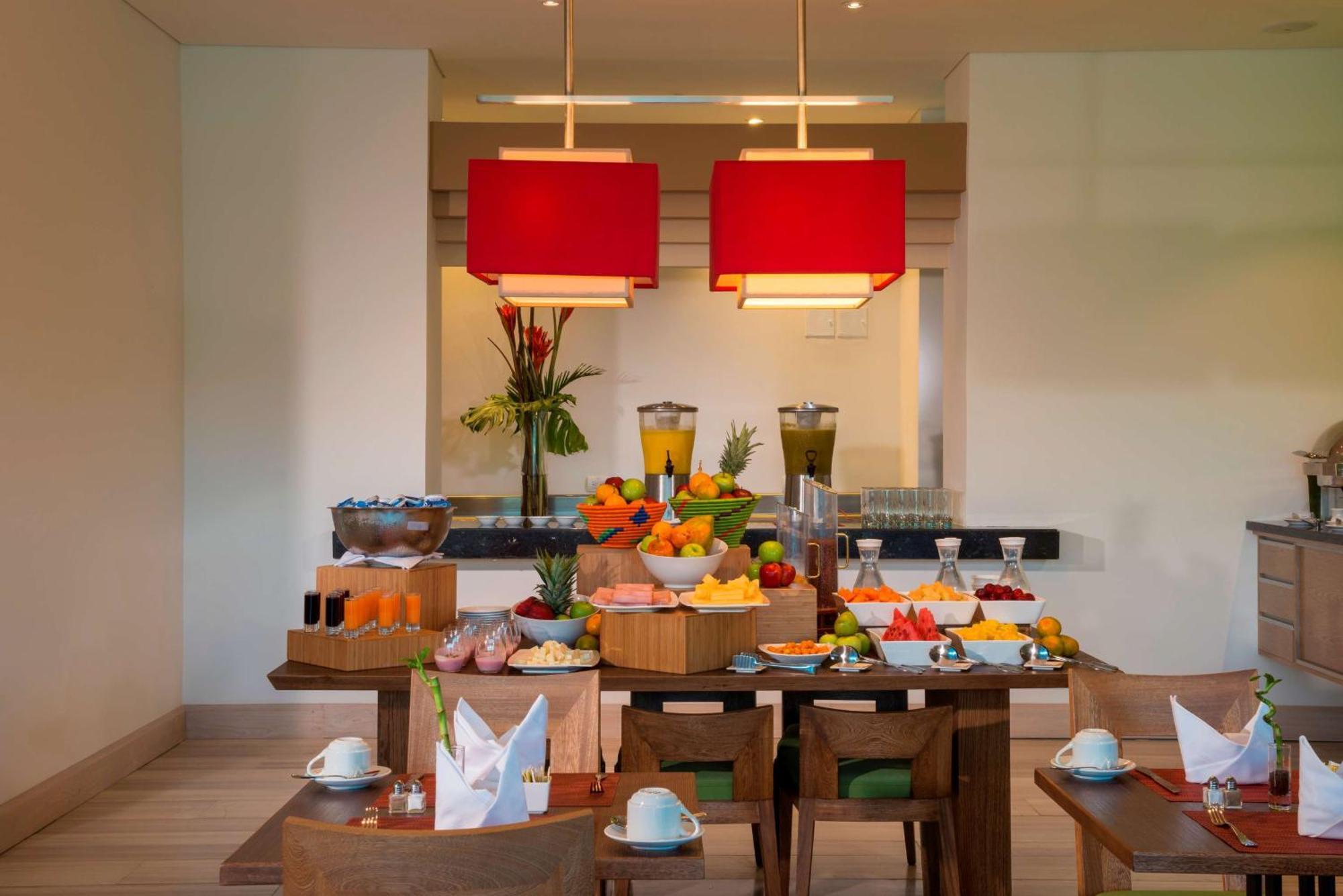 Hilton Garden Inn Barranquilla Баранкила Екстериор снимка